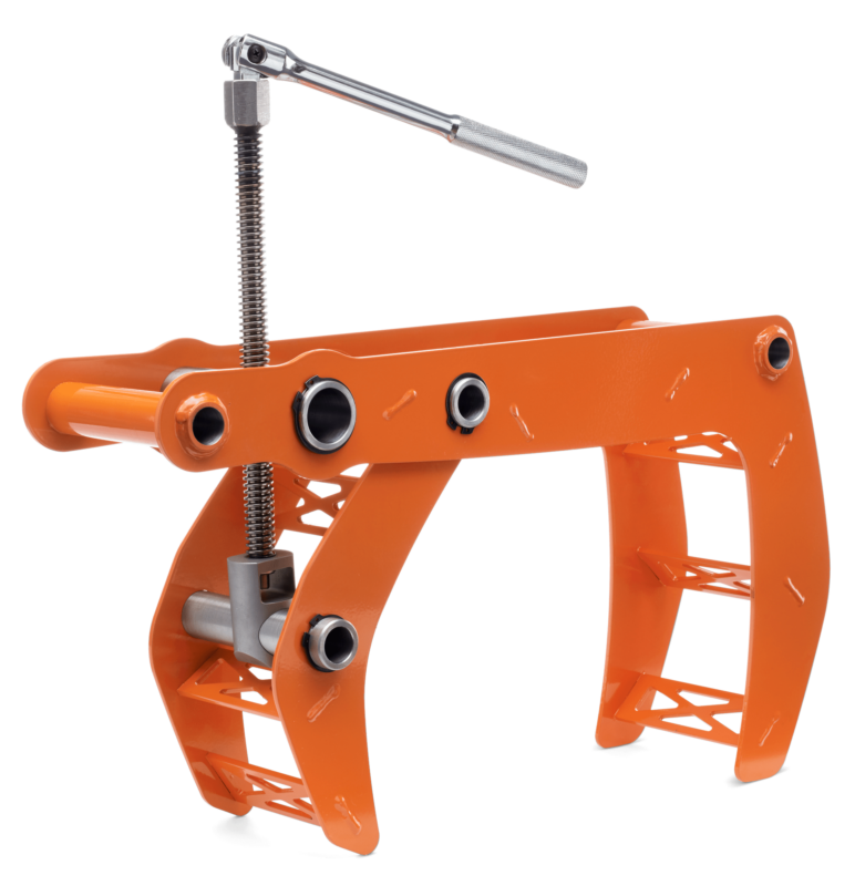 Pipe cutting clamp